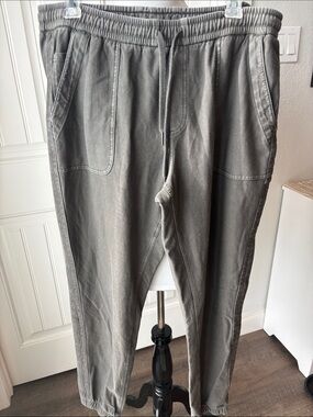 Athleta Farallon Jogger in Charcoal